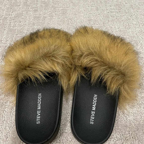 Steve Madden Shoes - Steve Madden Furry slides. Hard sole. Size 7.
